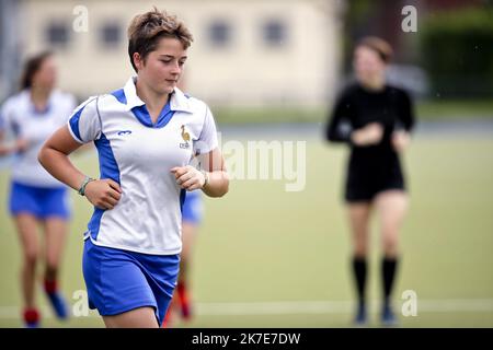 ©PHOTOPQR/VOIX DU NORD/Sami Belloumi Belloumi ; 27/06/2021 ; Cambrai le 27 juin 2021 : Hockey sur gazon féminin, France-Bologne. PHOTO SAMI BELLOUMI LA VOIX DU NORD. Hockey féminin sur gazon, France- Pologne Banque D'Images