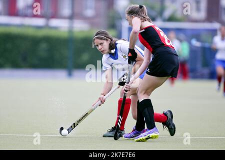 ©PHOTOPQR/VOIX DU NORD/Sami Belloumi Belloumi ; 27/06/2021 ; Cambrai le 27 juin 2021 : Hockey sur gazon féminin, France-Bologne. PHOTO SAMI BELLOUMI LA VOIX DU NORD. Hockey féminin sur gazon, France- Pologne Banque D'Images