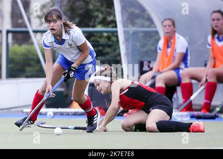 ©PHOTOPQR/VOIX DU NORD/Sami Belloumi Belloumi ; 27/06/2021 ; Cambrai le 27 juin 2021 : Hockey sur gazon féminin, France-Bologne. PHOTO SAMI BELLOUMI LA VOIX DU NORD. Hockey féminin sur gazon, France- Pologne Banque D'Images