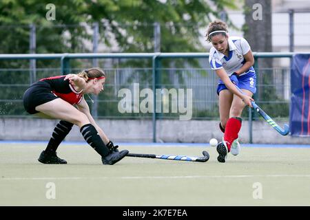 ©PHOTOPQR/VOIX DU NORD/Sami Belloumi Belloumi ; 27/06/2021 ; Cambrai le 27 juin 2021 : Hockey sur gazon féminin, France-Bologne. PHOTO SAMI BELLOUMI LA VOIX DU NORD. Hockey féminin sur gazon, France- Pologne Banque D'Images