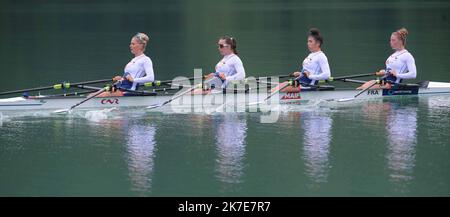 ©PHOTOPQR/LE PROGRES/Philippe TRIAS - 25/06/2021 - Equipe de France d'aviron, Bellecin, 25 juin 2021. -Entraînement des athlètes de l'équipe de France sélectionné pour les Jeux olympiques 2021 au Japon sur le lac de Vouglans. Les filles en 4 de couple, - Emma Lunatti, Marie Jacquet, Margaux Bailleul et Violaine Aernoudt. - Entraînement des athlètes de l'équipe française sélectionnés pour les Jeux Olympiques de 2021 au Japon sur le lac Vouglans. Banque D'Images