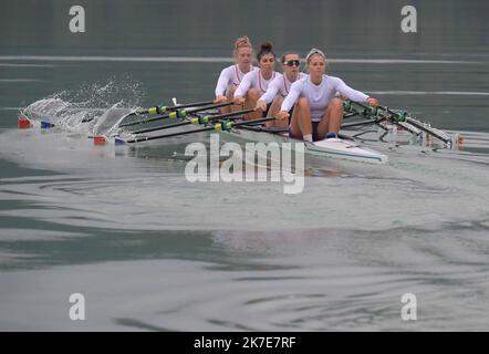 ©PHOTOPQR/LE PROGRES/Philippe TRIAS - 25/06/2021 - Equipe de France d'aviron, Bellecin, 25 juin 2021. -Entraînement des athlètes de l'équipe de France sélectionné pour les Jeux olympiques 2021 au Japon sur le lac de Vouglans. Les filles en 4 de couple, - Emma Lunatti, Marie Jacquet, Margaux Bailleul et Violaine Aernoudt. - Entraînement des athlètes de l'équipe française sélectionnés pour les Jeux Olympiques de 2021 au Japon sur le lac Vouglans. Banque D'Images