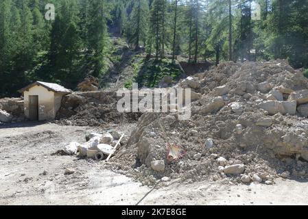 ©PHOTOPQR/NICE MATIN/Célia Maleek ; Alpes Maritimes 29/06/2021 ; Hameau de CASTERINO (vallée de la Roya) 9 mois passés à la tempète Alex ; l'accès n'est pas rétabli. Sud-est de la France, juin 29th 2021 9 mois après la tempête Alex, Caserino est encore très difficile d'accès. La vallée de Roya a été dévastée par le mauvais temps et les réparations sont loin d'être terminées Banque D'Images