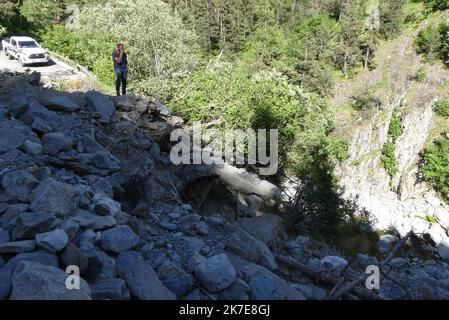 ©PHOTOPQR/NICE MATIN/Célia Maleek ; Alpes Maritimes 29/06/2021 ; Hameau de CASTERINO (vallée de la Roya) 9 mois passés à la tempète Alex ; l'accès n'est pas rétabli. Sud-est de la France, juin 29th 2021 9 mois après la tempête Alex, Caserino est encore très difficile d'accès. La vallée de Roya a été dévastée par le mauvais temps et les réparations sont loin d'être terminées Banque D'Images