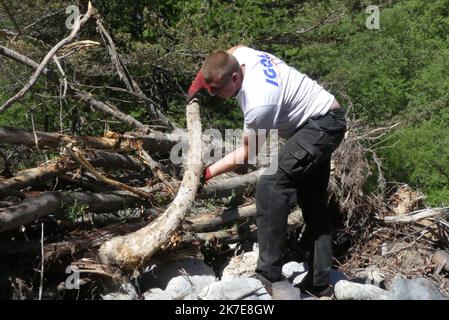 ©PHOTOPQR/NICE MATIN/Célia Maleek ; Alpes Maritimes 29/06/2021 ; Hameau de CASTERINO (vallée de la Roya) 9 mois passés à la tempète Alex ; l'accès n'est pas rétabli. Sud-est de la France, juin 29th 2021 9 mois après la tempête Alex, Caserino est encore très difficile d'accès. La vallée de Roya a été dévastée par le mauvais temps et les réparations sont loin d'être terminées Banque D'Images