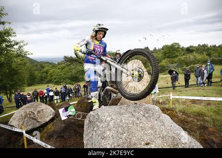 Thierry Larret / Maxppp . Sports mécaniques. Championnat du monde de Trial. 2 eme Manche en France sur le circuit de Charade, Saint Genes Champanelle (63), le 4 juillet 2021. Emma Bristow Banque D'Images