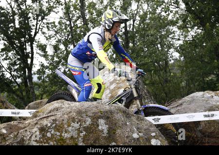 Thierry Larret / Maxppp . Sports mécaniques. Championnat du monde de Trial. 2 eme Manche en France sur le circuit de Charade, Saint Genes Champanelle (63), le 4 juillet 2021. Emma Bristow Banque D'Images