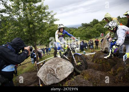 Thierry Larret / Maxppp . Sports mécaniques. Championnat du monde de Trial. 2 eme Manche en France sur le circuit de Charade, Saint Genes Champanelle (63), le 4 juillet 2021. Emma Bristow Banque D'Images