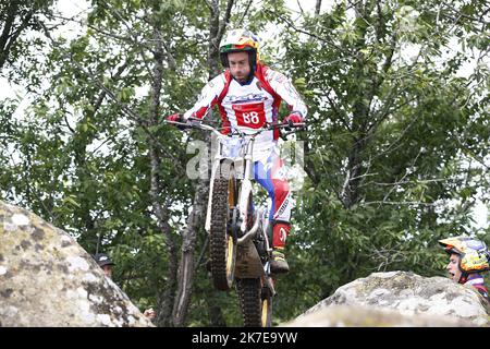 Thierry Larret / Maxppp . Sports mécaniques. Championnat du monde de Trial. 2 eme Manche en France sur le circuit de Charade, Saint Genes Champanelle (63), le 4 juillet 2021. GRATTAROLA Matteo (ITA) Beta Banque D'Images