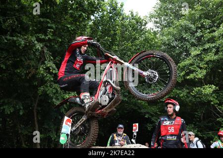 Thierry Larret / Maxppp . Sports mécaniques. Championnat du monde de Trial. 2 eme Manche en France sur le circuit de Charade, Saint Genes Champanelle (63), le 4 juillet 2021 Banque D'Images