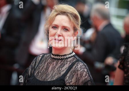 ©PHOTOPQR/LE PARISIEN/Fred Dugit ; Cannes ; 16/07/2021 ; Cuture / Cinéma Cannes (06), le 16 juillet 2021 montée des marches du film LES INTRANQUILLES (Belgique) [en préparation] ici Agnès Soral photo LP / Fred Dugit le Festival International du film de Cannes 74th, en France. Banque D'Images