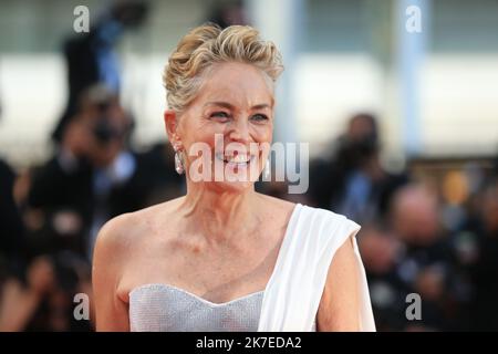 ©PHOTOPQR/NICE MATIN/Sébastien Botella ; Cannes ; 17/07/2021 ; cérémonie de clôture du Festival annuel du film de Cannes 74th sur 17 juillet 2021 à Cannes, France. SHARON STONE le Festival international du film de Cannes 74th, en France. Banque D'Images