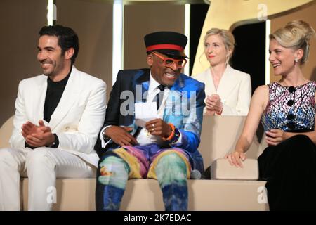 ©PHOTOPQR/NICE MATIN/Sébastien Botella ; Cannes ; 17/07/2021 ; cérémonie de clôture du Festival annuel du film de Cannes 74th sur 17 juillet 2021 à Cannes, France. SPIKE LEE le Festival international du film de Cannes 74th, en France. Banque D'Images