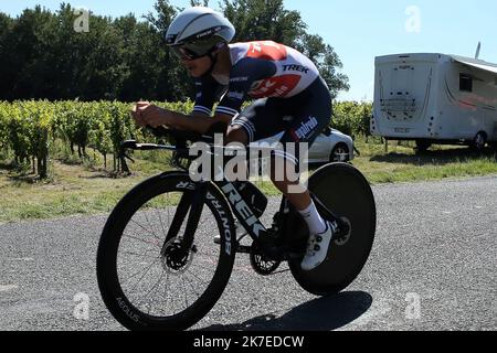 ©Laurent Lairys/MAXPPP - Kenny Elissonde de Trek - Segafredo pendant le Tour de France 2021, course cycliste 20, épreuve de temps, Libourne - Saint Emilionl (30,8 km) le July17, 2021 à Lussac, France - photo Laurent Lairys / MAXPPP Banque D'Images