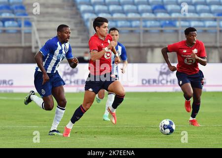 ©PHOTOPQR/VOIX DU NORD/Zack Ajili ; 25/07/2021 ; Almancil, le 25/07/2021, match le FC Porto et le LOSC au Estadio do Algarve. Photo DE la scène de pré-saison ZACK AJILI LA VOIX DU NORD - 25 juillet 2021. Football, match amical entre Lille (FRA) et Porto (por) à Estadio do Algarve, Almancil, Portugal. Banque D'Images