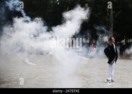 ©PHOTOPQR/PRESSE OCÉAN/Romain Boulanger ; ; ; 15/06/2021 ; NANTES LE SAMEDI 31 JUILLET 2021, MANIFESTATION CONTRE LE PASS SANITAIRE - plusieurs milliers de personnes se sont rassemblées pour manifester contre le passe de santé. Il y a eu des affrontements avec la police. Banque D'Images