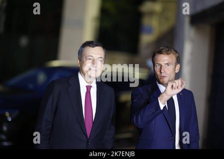 Â PHOTOPQR/LA PROVENCE/TOMASELLI Antoine ; Marseille ; ; ; emplacement du président de la République Emmanuel MACRON à Marseille. Ici avec Mario DRAGHI au restaurant le petit Nice. Le président français Emmanuel Macron à Marseille sur 2 septembre 2021 Banque D'Images