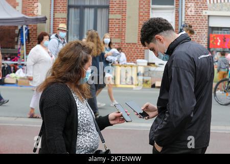 ©PHOTOPQR/VOIX DU NORD/Thierry Thorel ; 29/08/2021 ; Braderie de Hem - Pass sanitaire obligatoire pour la braderie de Hem - A Hem - le 4 septembre 2021 - photo : Thierry THOREL / LA VOIX DU NORD - la Braderie de Lille est le plus grand et le plus célèbre marché aux puces d'Europe Banque D'Images