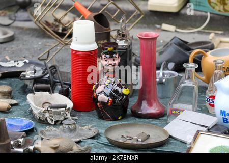 ©PHOTOPQR/VOIX DU NORD/Thierry Thorel ; 29/08/2021 ; Braderie de Hem - Pass sanitaire obligatoire pour la braderie de Hem - A Hem - le 4 septembre 2021 - photo : Thierry THOREL / LA VOIX DU NORD - la Braderie de Lille est le plus grand et le plus célèbre marché aux puces d'Europe Banque D'Images