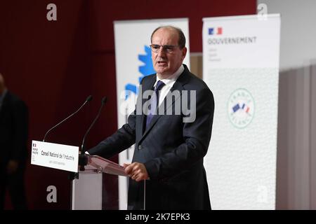 ©PHOTOPQR/LE PROGRES/Joël PHILIPPON - Chassieu 06/09/2021 - Jean Castex au salon Global Industrie 2021. 6 septembre 2021 -Jean Castex au salon Global Industrie 2021 en présence de Olivier Ginon PDG de GL Events, Bruno Bernard pdt Métropole, Laurent Wauquiez pdt région Auvergne Rhone-Alpes et Agnès Pannier-Runacher, sectaire d'État auprès du ministre de l'économie et des Finances - 09/06/2021. Premier ministre français Jean Castex. Banque D'Images