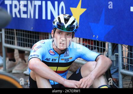 ©Pierre Teyssot/MAXPPP ; Championnats d'Europe de cyclisme sur route 2021 de l'UEC. Trento, Italie sur 12 septembre 2021. Elite Men Road Race, Remco EVENEPOEL (bel). Â© Pierre Teyssot / Maxppp Banque D'Images