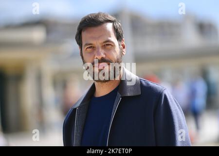 ©FRANCK CASTEL/MAXPPP - le Festival du film américain de Deauville 47th 2021. Le réalisateur français Christophe Honoré flanqué par les acteurs français du film Guermantes Laurent Lafitte, Banque D'Images