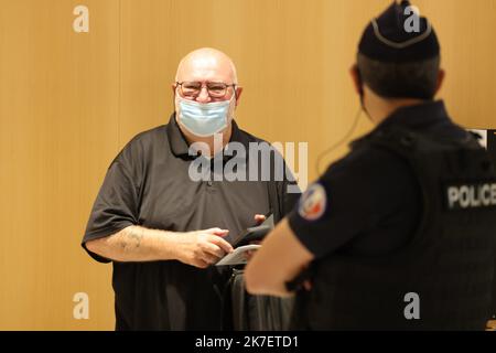 ©PHOTOPQR/LE PARISIEN/Olivier Lejeune ; Paris ; 13/09/2021 ; AFFAIRE(S) BENALLA - le processus de l'ancien collaborateur du chef de l'État s'ouvre ce lundi à Paris, après les violences du 1er mai 2018 place de la Contrescarpe à Paris. Il comparaîtra en compagnie de trois autres hommes, dont Vincent Crase, ex-employé d'en Marche au Palais de Justice . eric plumer procès d'Alexandre Benalla, ancien garde du corps du président français, à Paris sur 13 septembre 2021, pour agression présumée lors d'une manifestation du 2018 mai. Banque D'Images