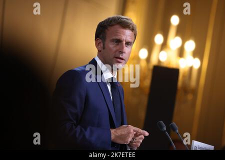 ©PHOTOPQR/LE PARISIEN/ARNAUD JOURNOIS ; PARIS ; 13/09/2021 ; CÉRÉMONIE AU PALAIS DE L'ELYSEE PRESIDEE PAR LE PRÉSIDENT DE LA RÉPUBLIQUE FRANCAISE EMMANUEL MACRON EN L'HONNEUR DES 187 MEDIALES OLYMPIQUES ET PARABLYMPIQUES DE TOKYO 2021 / PHOTO POOL - PARIS, FRANCE, SEPT 13TH 2021. Fête pour les champions olympiques et paralympiques français à l'Elysée Palace Banque D'Images