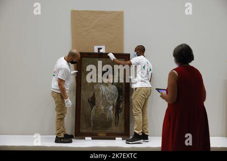 ©PHOTOPQR/LE PARISIEN/olivier corsan ; Paris ; 31/08/2021 ; Paris, France, le 31 août 2021. Montage de la prochaine exposition à la Fondation LVMH (Moët Hennessy Louis Vuitton) : la collection Morozov , les icônes de l'art contemporain. - Montage de la prochaine exposition à la Fondation Louis Vuitton : la Collection Morozov, les icônes de l'art moderne Banque D'Images