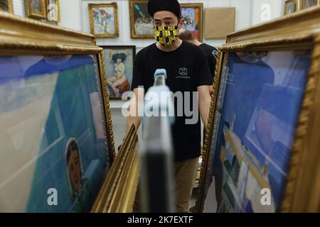 ©PHOTOPQR/LE PARISIEN/olivier corsan ; Paris ; 31/08/2021 ; Paris, France, le 31 août 2021. Montage de la prochaine exposition à la Fondation LVMH (Moët Hennessy Louis Vuitton) : la collection Morozov , les icônes de l'art contemporain. - Montage de la prochaine exposition à la Fondation Louis Vuitton : la Collection Morozov, les icônes de l'art moderne Banque D'Images