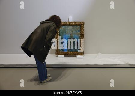 ©PHOTOPQR/LE PARISIEN/olivier corsan ; Paris ; 31/08/2021 ; Paris, France, le 31 août 2021. Montage de la prochaine exposition d'art contemporain à la Fondation LVMH (Moët Hennessy Louis Vuitton) de la collection Morozov. Oeuvre : ronde des prisonniers de Van Gogh - montage de la prochaine exposition à la Fondation Louis Vuitton : la Collection Morozov, les icônes de l'art moderne Banque D'Images