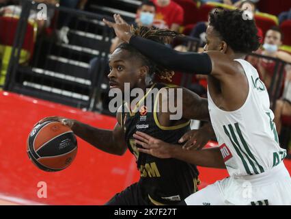 ©PHOTOPQR/NICE MATIN/Cyril Dodergny ; Monaco ; 30/09/2021 ; Monaco le 30/09/2021 - salle Gaston médecin - Panier, Euroligue , saison régionale, 1ere journée - l'AS Monaco Panier récupérer le Panathinaïkos Banque D'Images