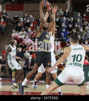 ©PHOTOPQR/NICE MATIN/Cyril Dodergny ; Monaco ; 30/09/2021 ; Monaco le 30/09/2021 - salle Gaston médecin - Panier, Euroligue , saison régionale, 1ere journée - l'AS Monaco Panier récupérer le Panathinaïkos Banque D'Images