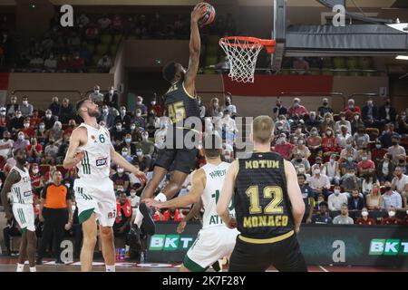 ©PHOTOPQR/NICE MATIN/Cyril Dodergny ; Monaco ; 30/09/2021 ; Monaco le 30/09/2021 - salle Gaston médecin - Panier, Euroligue , saison régionale, 1ere journée - l'AS Monaco Panier récupérer le Panathinaïkos Banque D'Images