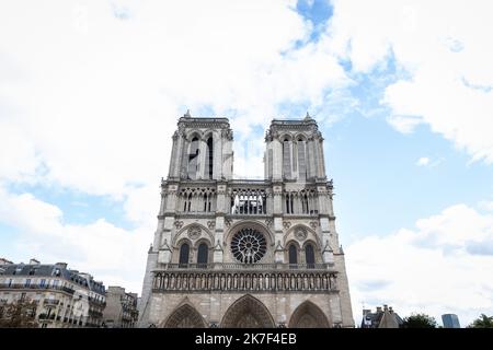 ©Sadak Souici / le Pictorium/MAXPPP - le 7eme Concours national de la meilleur Baguette de Tradition française lieu sur le Parvis de notre-Dame de Paris, du 4 au 6 octobre. Banque D'Images