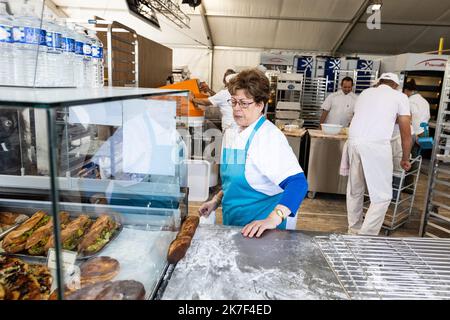 ©Sadak Souici / le Pictorium/MAXPPP - le 7eme Concours national de la meilleur Baguette de Tradition française lieu sur le Parvis de notre-Dame de Paris, du 4 au 6 octobre. Banque D'Images