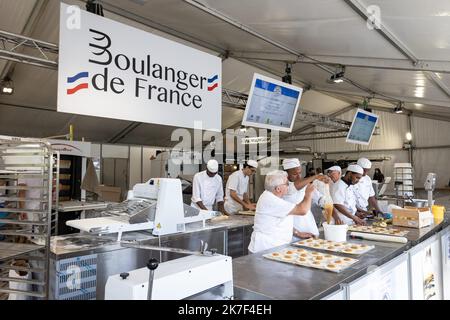 ©Sadak Souici / le Pictorium/MAXPPP - le 7eme Concours national de la meilleur Baguette de Tradition française lieu sur le Parvis de notre-Dame de Paris, du 4 au 6 octobre. Banque D'Images