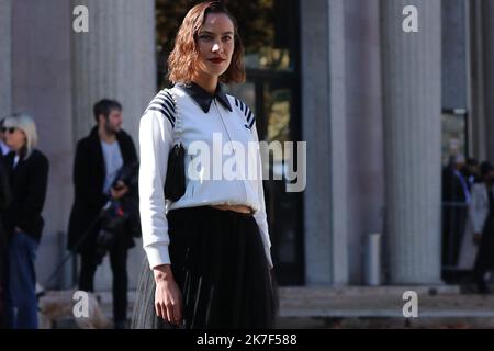 ©Pierre Teyssot/MAXPPP ; invités de MiuMiu à la semaine de la mode de Paris 2021 SS 2022 sous la pandémie Covid-19. Paris, France sur 5 octobre 2021. Alexa Chung. Â© Pierre Teyssot / Maxppp Banque D'Images