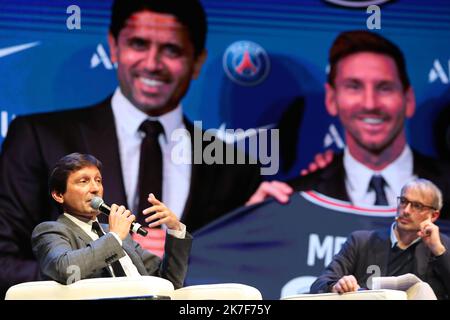 ©Pierre Teyssot/MAXPPP ; Festival dello Sport 2021 - IFDS - . Trento, Italiy sur 9 octobre 2021. Le directeur sportif brésilien du PSG, Leonardo, le président qatari de Paris Saint-Germain, Nasser Al-Kheleaifi, et le journaliste sportif argentin Lionel Messi, avec la droite Gazzetta Dello, Alessandro Grandesso © Pierre Teyssot / Maxppp Banque D'Images