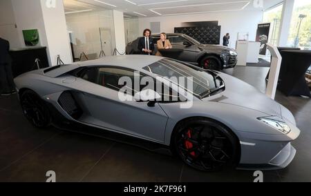 ©PHOTOPQR/NICE MATIN/Patrice Lapoirie ; Cannes ; 14/10/2021 ; inauguration d'un nouveau showroom et ITW N°2 monde du groupe Lamborghini Federico Foschini Direction marketing et ventes de Lamborghini - Cannes, France, oct 14th 2021. Inauguration de la nouvelle salle d'exposition Lamborghini Banque D'Images