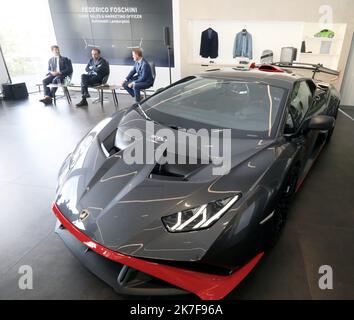 ©PHOTOPQR/NICE MATIN/Patrice Lapoirie ; Cannes ; 14/10/2021 ; inauguration d'un nouveau showroom et ITW N°2 monde du groupe Lamborghini Federico Foschini Direction marketing et ventes de Lamborghini - Cannes, France, oct 14th 2021. Inauguration de la nouvelle salle d'exposition Lamborghini Banque D'Images