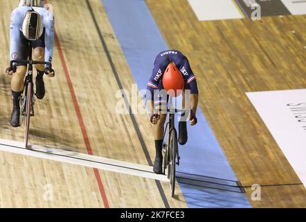 ©PHOTOPQR/LE COURRIER PICARD/HASLIN ; Roubaix ; 21/10/2021 ; 21/10/21 Championnats du monde cycliste sur piste vélodrome Jean Stablinski de Roubaix finale du Scratch hommes Donavan GRONDIN (FRA) champion du monde photo Fred HASLIN - TRACK CYCLISME ROUBAIX CHAMPIONNATS DU MONDE Banque D'Images