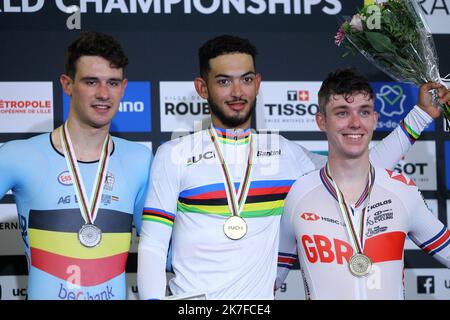 ©PHOTOPQR/LE COURRIER PICARD/HASLIN ; Roubaix ; 21/10/2021 ; 21/10/21 Championnats du monde cycliste sur piste vélodrome Jean Stablinski de Roubaix finale du Scratch hommes Donavan GRONDIN (FRA) champion du monde photo Fred HASLIN - TRACK CYCLISME ROUBAIX CHAMPIONNATS DU MONDE Banque D'Images