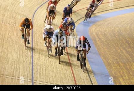 ©PHOTOPQR/LE COURRIER PICARD/HASLIN ; Roubaix ; 21/10/2021 ; 21/10/21 Championnats du monde cycliste sur piste vélodrome Jean Stablinski de Roubaix finale du Scratch hommes Donavan GRONDIN (FRA) champion du monde photo Fred HASLIN - TRACK CYCLISME ROUBAIX CHAMPIONNATS DU MONDE Banque D'Images