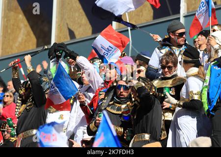 ©Pierre Teyssot/MAXPPP ; coupe du monde de ski alpin 2021-2022 - épidémie de coronavirus. 1st femmes course d'ouverture du slalom géant dans le cadre de la coupe du monde de ski alpin à Solden on 23 octobre 2021; fans français. Â© Pierre Teyssot / Maxppp Banque D'Images