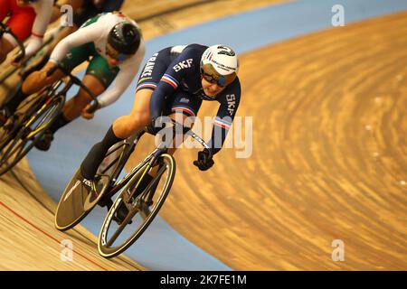 ©PHOTOPQR/LE COURRIER PICARD/HASLIN ; Roubaix ; 24/10/2021 ; 24/10/21 Championnats du monde cycliste sur piste Vélodrome Jean Stablinski de Roubaix 1er tour du keirin féminisn Mathilde GROS photo Fred HASLIN PISTE CYCLISME CHAMPIONNAT DU MONDE ROUBAIX Banque D'Images