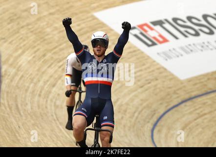 ©PHOTOPQR/LE COURRIER PICARD/HASLIN ; Roubaix ; 24/10/2021 ; 24/10/21 Championnats du monde cycliste sur piste Vélodrome Jean Stablinski de Roubaix Sébastien VIGIER (FRA) 3ème médaille de bronze photo Fred HASLIN PISTE CYCLISTE ROUBAIX CHAMPIONNATS DU MONDE Banque D'Images