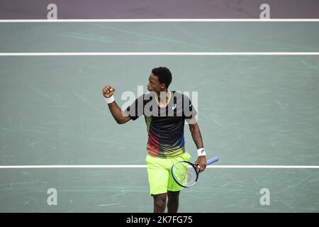 Alexis Sciard / IP3; Paris, France, 3 novembre 2021 - le joueur français Gael Monfils réagit lors de son deuxième match contre son compatriote Adrian Mansarino au tournoi de tennis Rolex Paris Masters. Banque D'Images