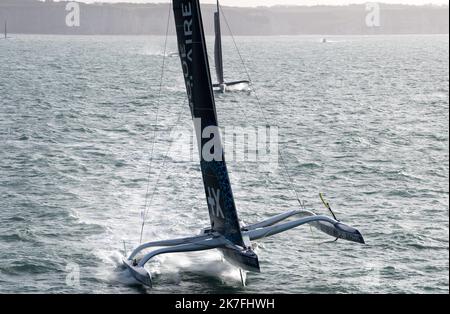 ©PHOTOPQR/OUEST FRANCE/DAVID ADEMAS / OUEST-FRANCE ; LE HAVRE ; 07/11/2021 ; 79 bateaux et 158 navigateurs ( en duo ) ont pris le 7 novembre 2021 à 13h27 , le département de la 15 ème Transat Jacques Vabre 2021 . Sur la photo Banque populaire XI ( Skipper Armel le Cléac'h , co-skipper Kevin Escoisier ) en classe Ultime . PHOTO : DAVID ADEMAS / OUEST-FRANCE début de l'édition 15th de la Transat Jacques Vabre, course de yachting du Havre, France à fort de France, Martinique, on 7 novembre 2021 Banque D'Images