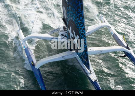 ©PHOTOPQR/OUEST FRANCE/DAVID ADEMAS / OUEST-FRANCE ; LE HAVRE ; 07/11/2021 ; 79 bateaux et 158 navigateurs ( en duo ) ont pris le 7 novembre 2021 à 13h27 , le département de la 15 ème Transat Jacques Vabre 2021 . Sur la photo Banque populaire XI ( Skipper Armel le Cléac'h , co-skipper Kevin Escoisier ) en classe Ultime . PHOTO : DAVID ADEMAS / OUEST-FRANCE début de l'édition 15th de la Transat Jacques Vabre, course de yachting du Havre, France à fort de France, Martinique, on 7 novembre 2021 Banque D'Images